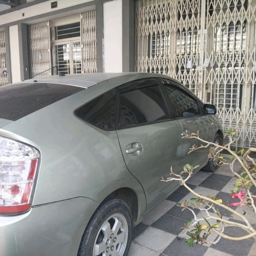 Toyota prius 2008 ពណ៏គ្រីច ឡានថ្មីម្ចាស់ដើមទីមួយ