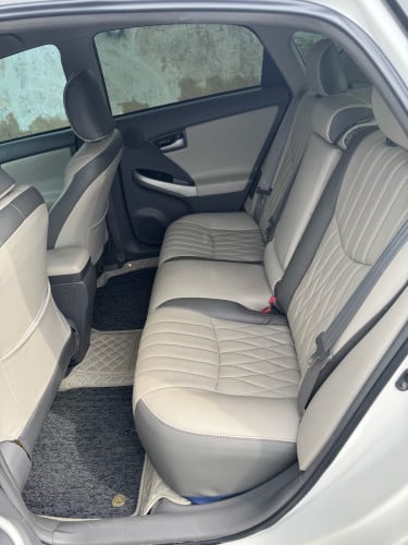 Toyota Prius 2011 Option 4