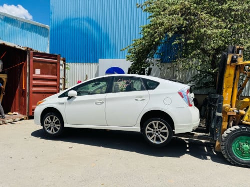 Toyota Prius 2014 Opt4 Deluxe Solar សកាំម៉ៃ
