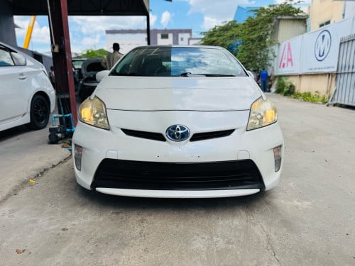 Toyota Prius 2014 Opt4 Deluxe Solar សកាំម៉ៃ