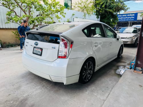Toyota Prius 2014 Opt4 Deluxe Solar សកាំម៉ៃ