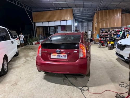 Toyota Pruis  ឆ្នាំ 2012 Option 3 ថ្មី អត់បុកប៉ះ អត់ច្រេះ ម្ចាស់ដេីមទី1 Autocheck 54