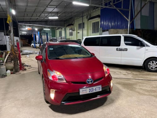 Toyota Pruis  ឆ្នាំ 2012 Option 3 ថ្មី អត់បុកប៉ះ អត់ច្រេះ ម្ចាស់ដេីមទី1 Autocheck 54