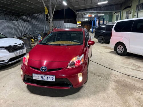 Toyota Pruis  ឆ្នាំ 2012 Option 3 ថ្មី អត់បុកប៉ះ អត់ច្រេះ ម្ចាស់ដេីមទី1 Autocheck 54