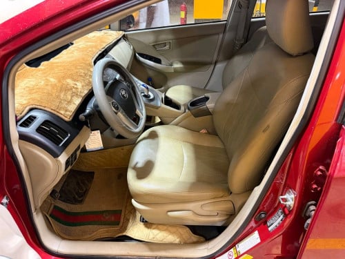 Toyota Pruis  ឆ្នាំ 2012 Option 3 ថ្មី អត់បុកប៉ះ អត់ច្រេះ ម្ចាស់ដេីមទី1 Autocheck 54