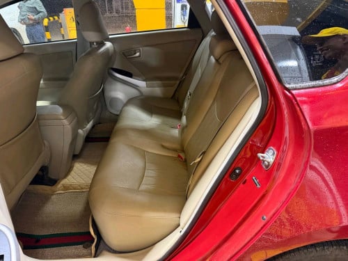 Toyota Pruis  ឆ្នាំ 2012 Option 3 ថ្មី អត់បុកប៉ះ អត់ច្រេះ ម្ចាស់ដេីមទី1 Autocheck 54