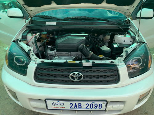 Toyota Rav4L 02 ប៉ុង1 បេីកតំបូល សកាំម៉ៃ