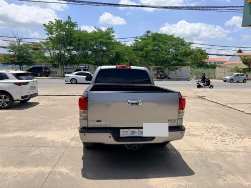 Toyota tundra 2010 platinum full option pong2 auto