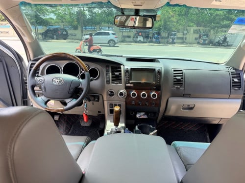 Toyota tundra 2010 platinum full option pong2 auto