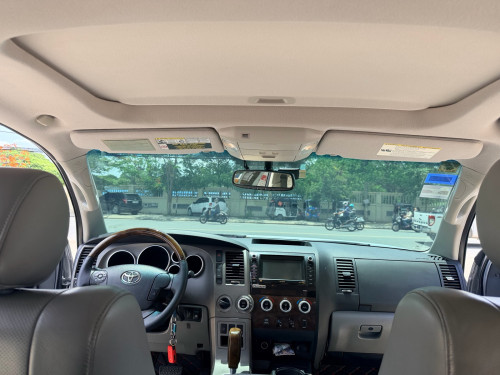 Toyota tundra 2010 platinum full option pong2 auto