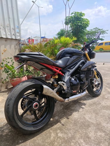Triumph speed triple 1100 2012