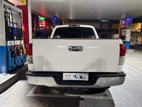 TUNDRA 2011 UP 2021 For Rent /出租