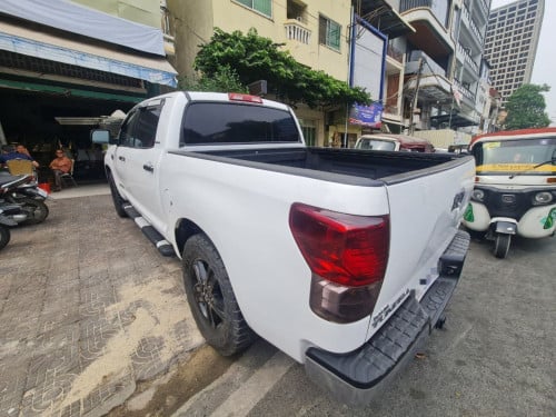 TUNDRA 2011 UP 2021 For Rent /出租
