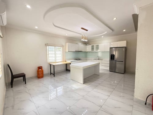 Villa for rent / Rental 租金: 1,500$/month (Can negotiation)