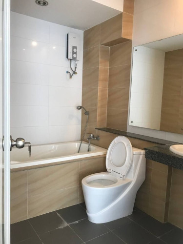 Villa for rent 别墅出租 / Rental fee租金: 1,200$/month (Can negotiation)
