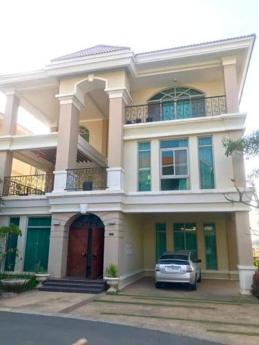 Villa for rent 别墅出租 / Rental fee租金: 3,000$/month (Can negotiation)