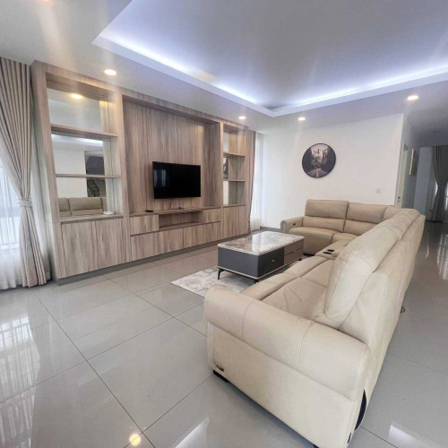 Villa Queen for Rent in Borey Chip Mong Landmark 60m
