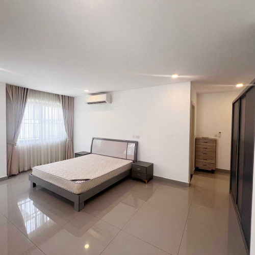 Villa Queen for Rent in Borey Chip Mong Landmark 60m
