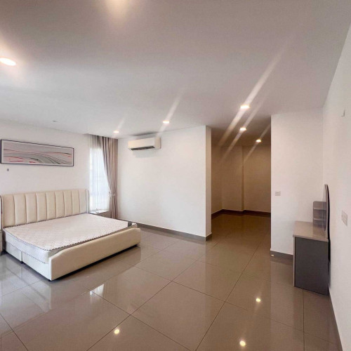 Villa Queen for Rent in Borey Chip Mong Landmark 60m