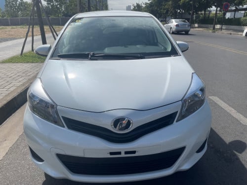 Vitz 2012 Full Smart Key (Tax Paper)