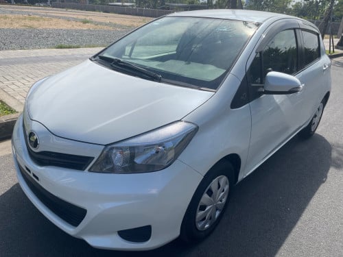 Vitz 2012 Full Smart Key (Tax Paper)
