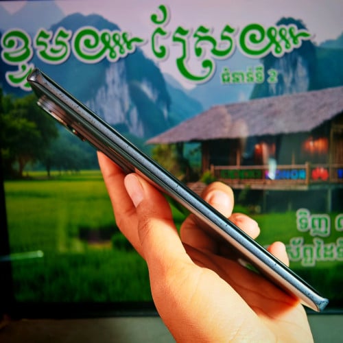Vivo V40 5G Global (វ៉ៃដូរបាន)មានធានាច្បាស់លាស់ត្រឹមត្រូវ