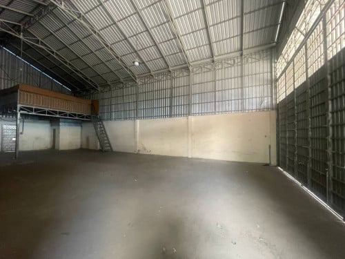 Warehouse For Rent