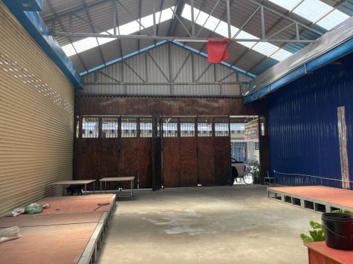 Warehouse For Rent