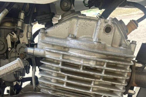 XR250 ឆ្នាំ1995 ម៉ូតូក្រដាសពន្ធ ចង់ដឹកតម្លៃឆាតសួរបានបងៗ ម៉ូតូនៅស្អាតម៉ាសុីនស្ងាត មិនដែលធ្វើថ្នាំ