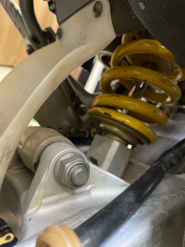 XR250 ឆ្នាំ1995 ម៉ូតូក្រដាសពន្ធ ចង់ដឹកតម្លៃឆាតសួរបានបងៗ ម៉ូតូនៅស្អាតម៉ាសុីនស្ងាត មិនដែលធ្វើថ្នាំ