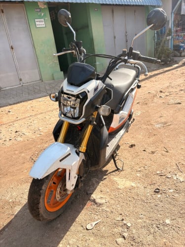 Zoomer x 016កាតគ្រីម៉ាស៊ីនកាឡេស្រួយដូចអំបុកតម្លៃ470$. 0968417884