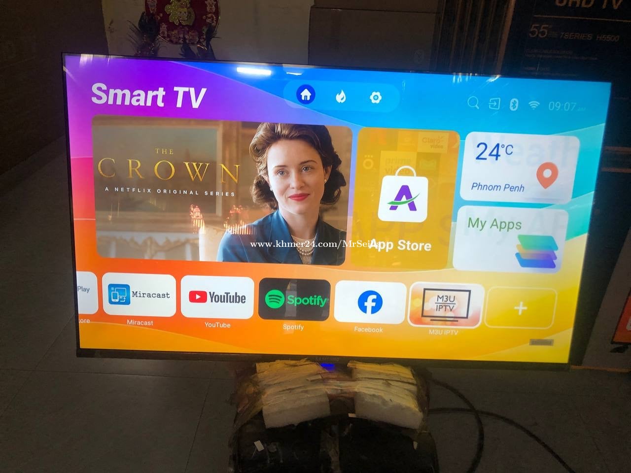Samsung smart TV 43 inch crystal