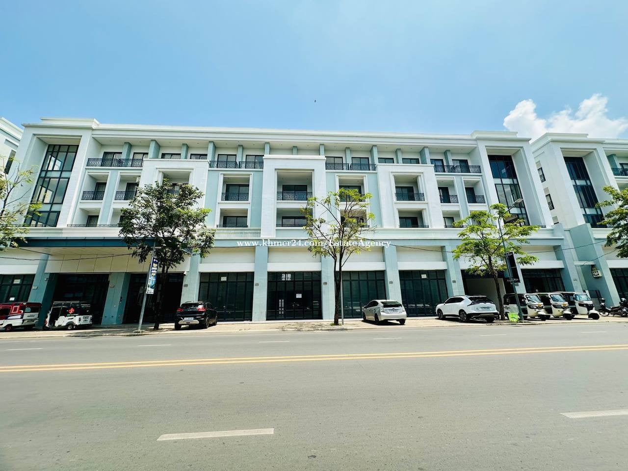 Shop House For RentChip mong Land Mark 271/ Rent Price: $1,300