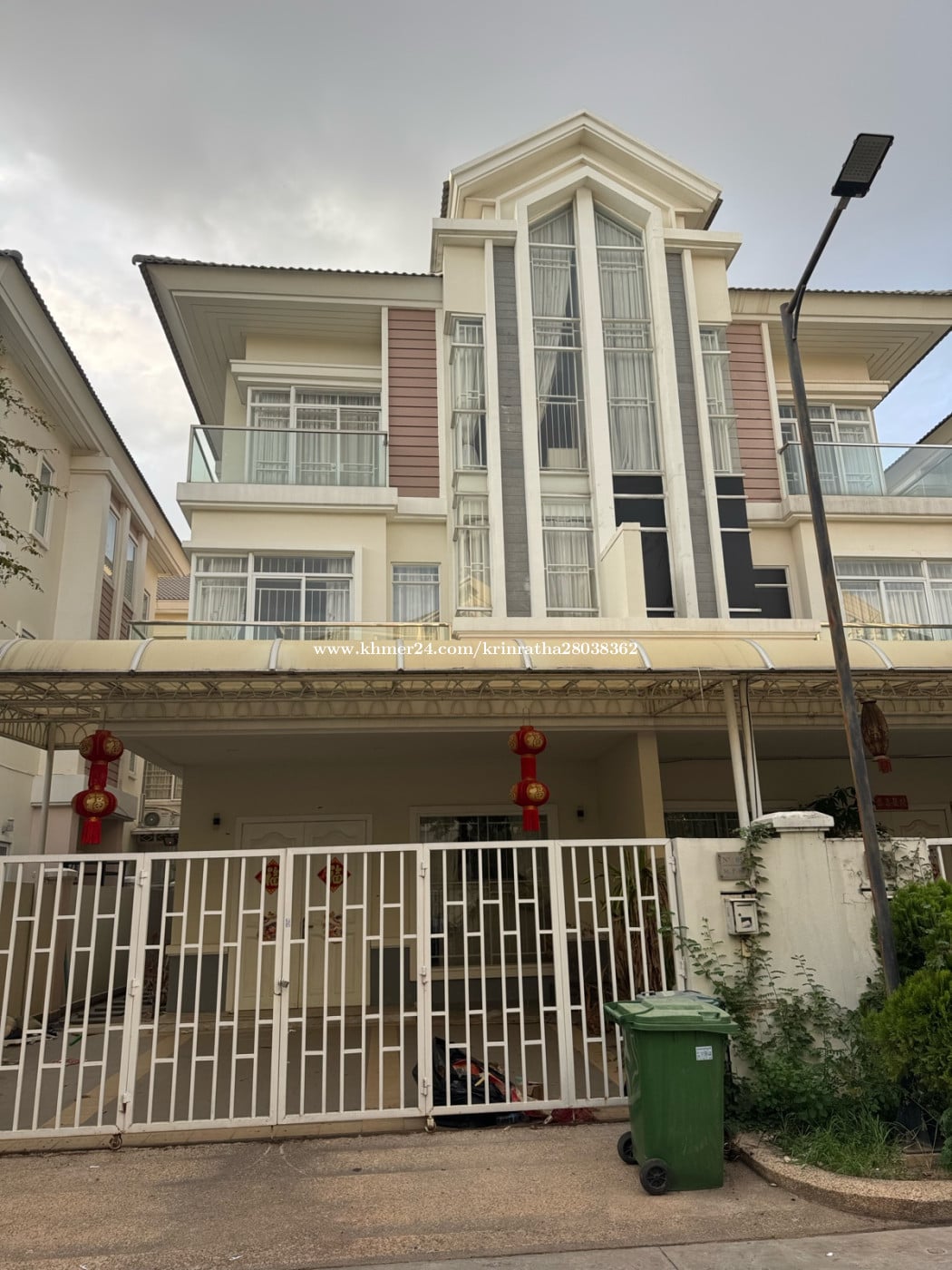 Villa for rent in borey Chip SenSok