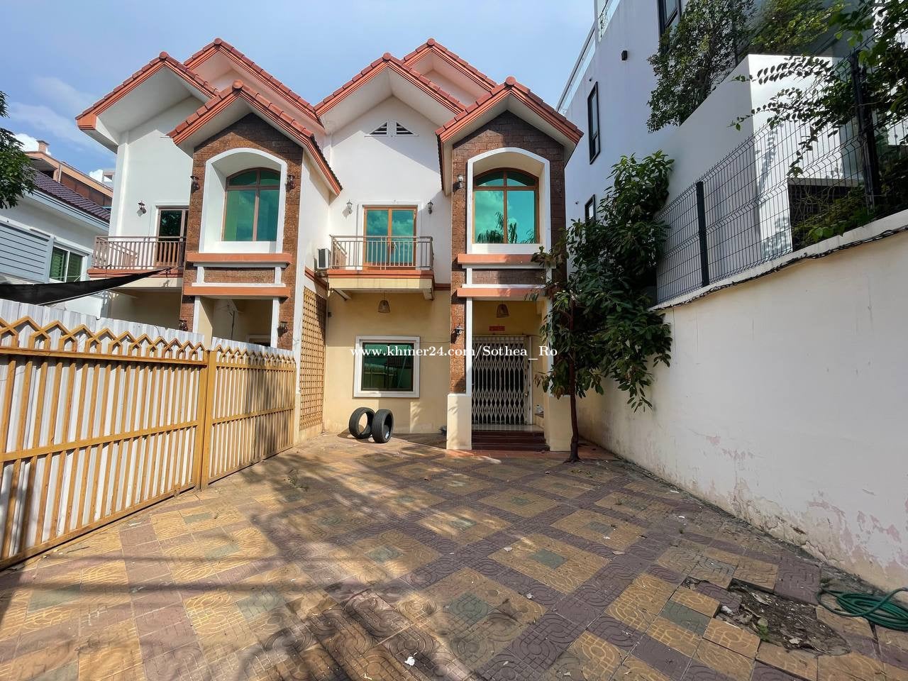 ផ្ទះវីឡាសម្រាប់ជួល នៅសង្កាត់ផ្សារដើមថ្កូវ