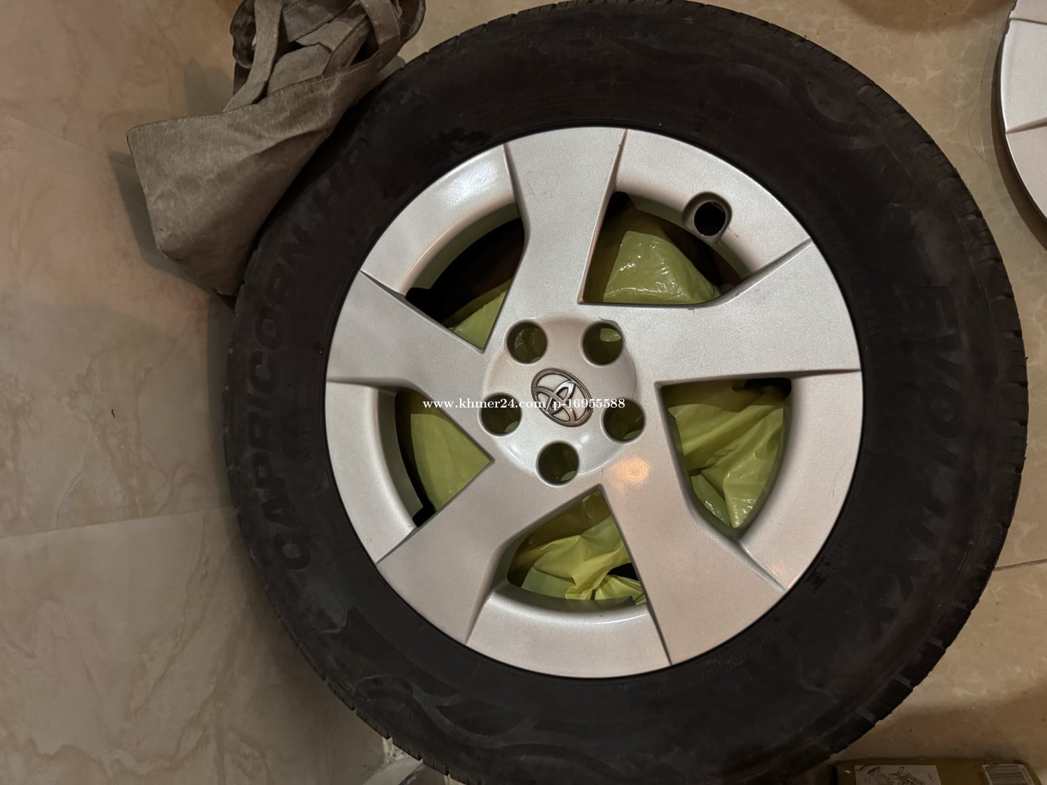 ថាសឡានPrius010ស៊ីន