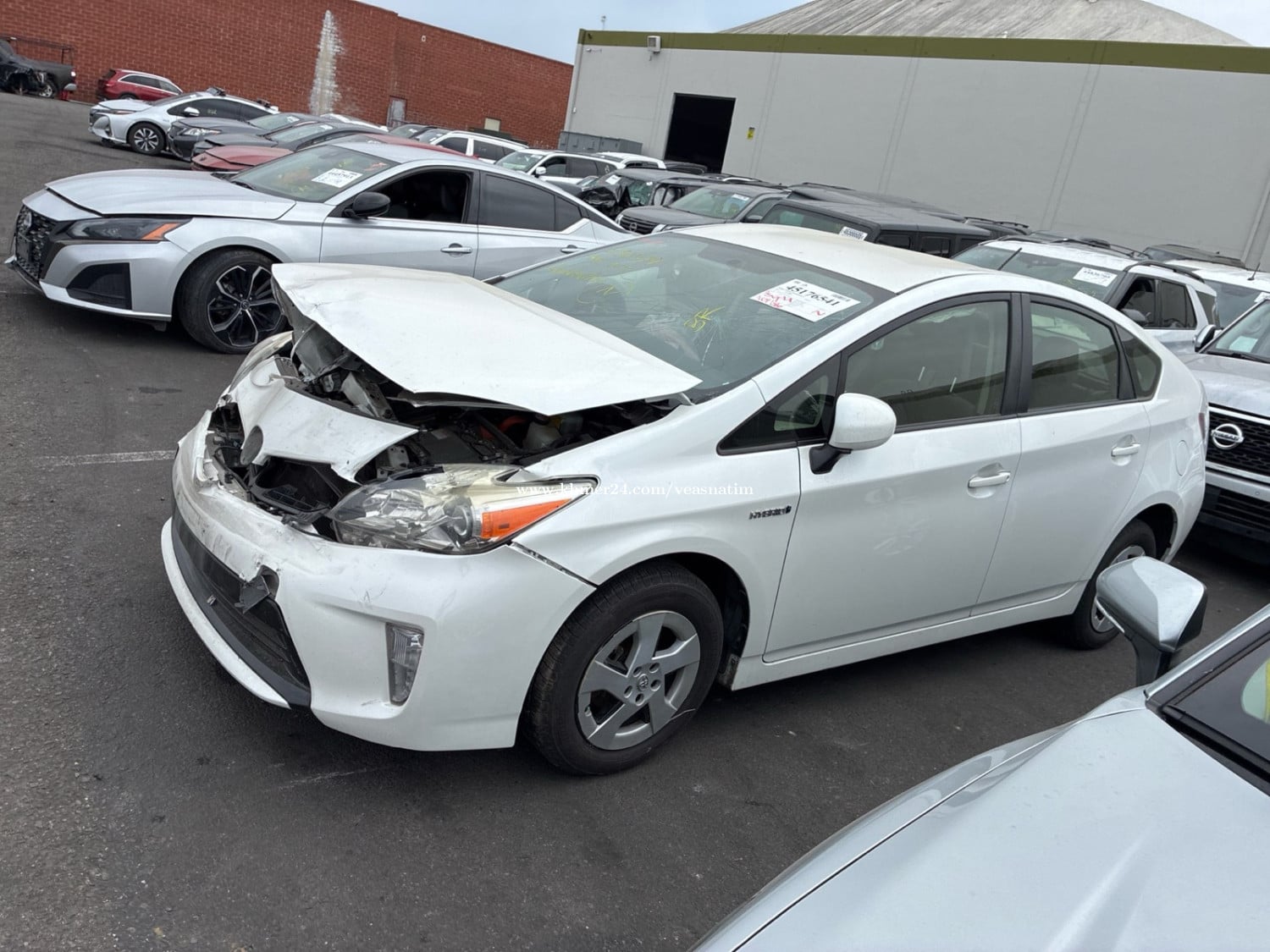 Prius 014 options 3 ឡាន CA មាន🐝ខ្ចៅខ្ចងថ្មី7 ពណ៍