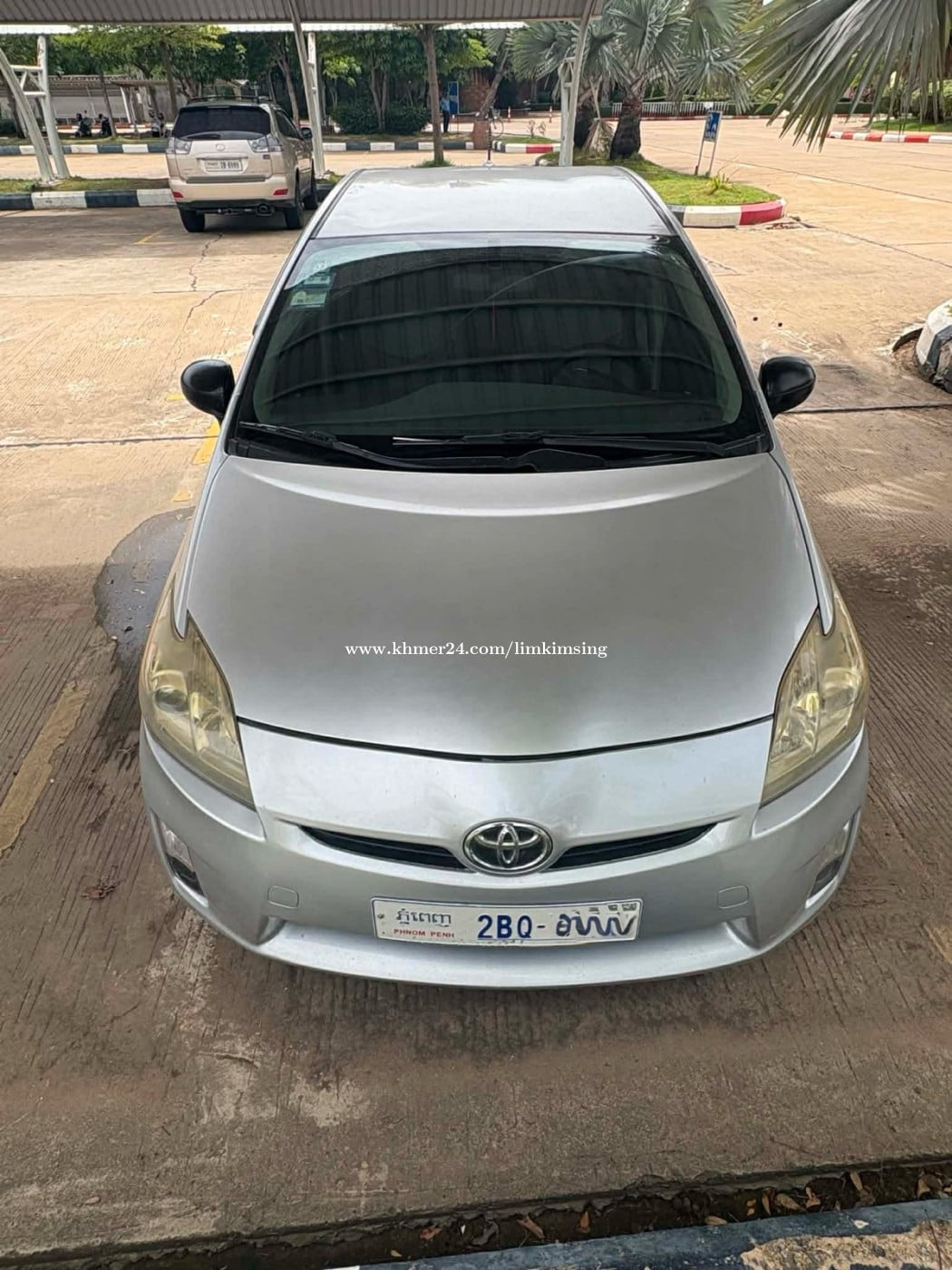 Prius 2010 option 2 ម្ចាស់ដេីម ឡានអ្នកប្រេី