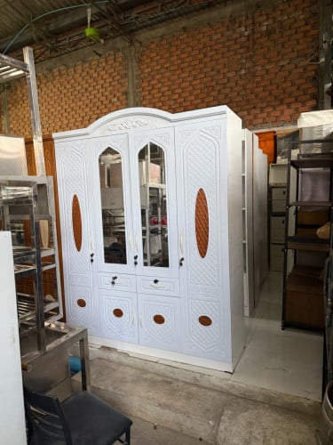 អីវ៉ាន់មួយទឹកស្អាតៗ