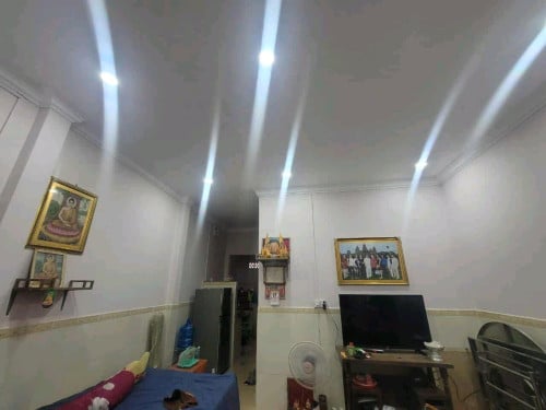 ផ្ទះលក់ បន្ទាន់ក្នុងក្រុងតាខ្មៅ