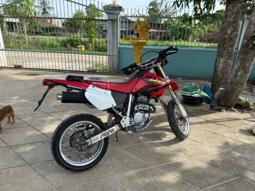 ម៉ូតូលក់