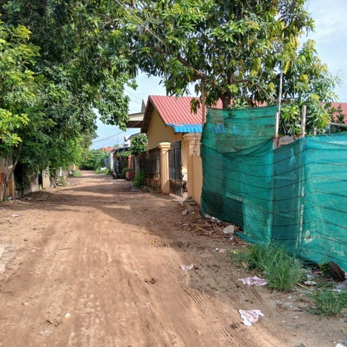 ដីលក់