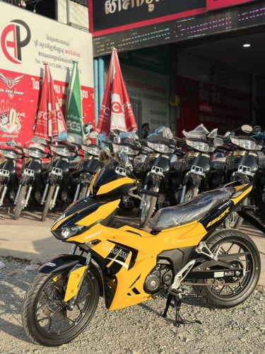 ហាងម៉ូតូវិនវិនកំបូល ទិញដាច់ វៃដូ បង់រំលស់ តម្លៃអាចចរចាបាន