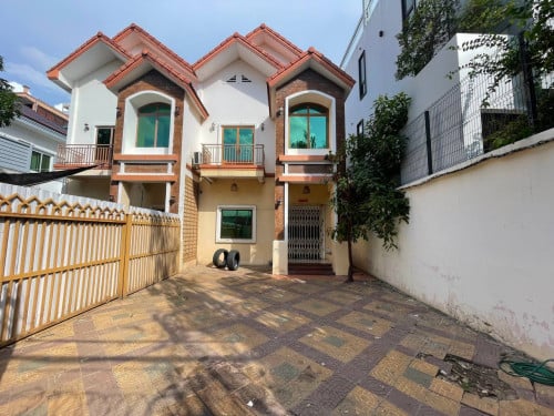ផ្ទះវីឡាសម្រាប់ជួល នៅសង្កាត់ផ្សារដើមថ្កូវ
