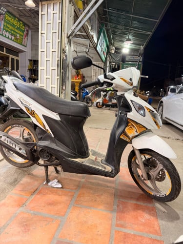 ម៉ូតូលក់