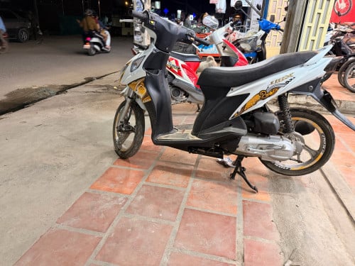 ម៉ូតូលក់