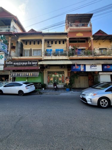 ផ្ទះអាជីវកម្មលក់បន្ទាន់ តម្លៃក្រោមនៅជិតស្តុបលូ៥ស្ទឹងមានជ័យ។