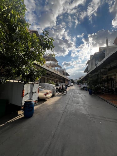ផ្ទះលក់បន្ទាន់ក្នុងបុរីផុនស៊ុយ វេងស្រេង