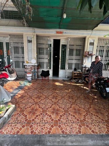 ផ្ទះលក់បន្ទាន់ក្នុងបុរីផុនស៊ុយ វេងស្រេង