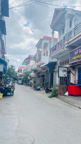 ផ្ទះអាជីវកម្មកែងជិតផ្សារឈូកមាស